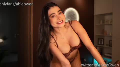 abie_owen online show from April 27, 11:35 pm