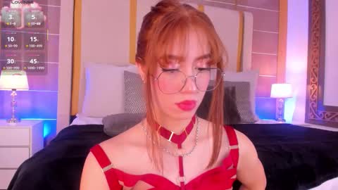 Snapshot of abigailcarter chatting on September 30, 12:16 am online show from September 30, 12:16 am