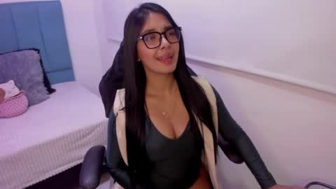 Abril  online show from September 29, 2:00 pm