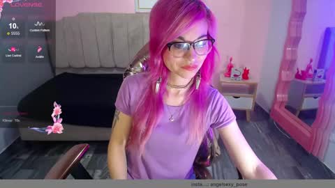 abril_ch_ online show from October 18, 10:40 am