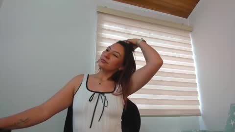 Snapshot of abril_fostter chatting on October 22, 9:09 pm abril_fostter online show from October 22, 9:09 pm