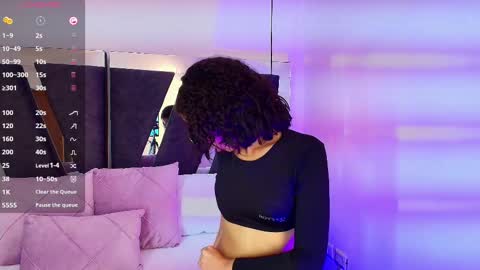 Snapshot of abril_lee__ chatting on February 17, 7:55 pm Abril online show from February 17, 7:55 pm