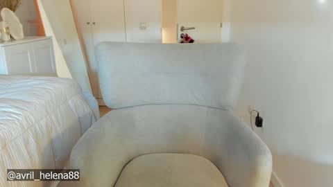 Snapshot of abrilhelena8 chatting on December 20, 1:33 pm Helena online show from December 20, 1:33 pm