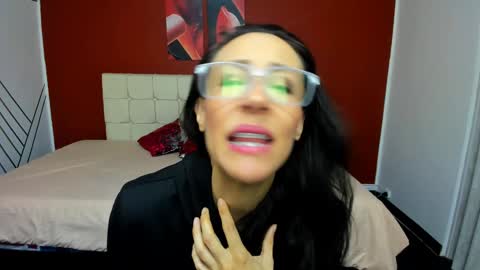 ABRIL online show from December 28, 7:33 pm