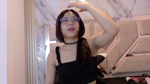 abrilmirren online show from April 27, 11:18 am