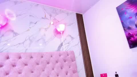 Abril online show from April 24, 12:30 pm