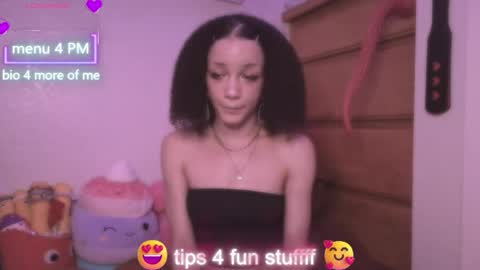 Peach online show from April 28, 3:10 am