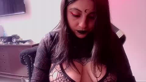 Alice online show from April 27, 4:59 pm