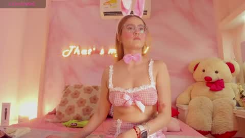 ada_turner online show from April 5, 7:13 pm