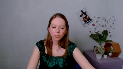 adamais_ online show from April 14, 9:20 am