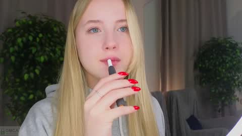 Snapshot of adele_armas chatting on December 6, 6:28 pm Adele online show from December 6, 6:28 pm