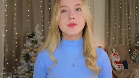 Snapshot of adele_armas chatting on December 22, 6:37 pm Adele online show from December 22, 6:37 pm