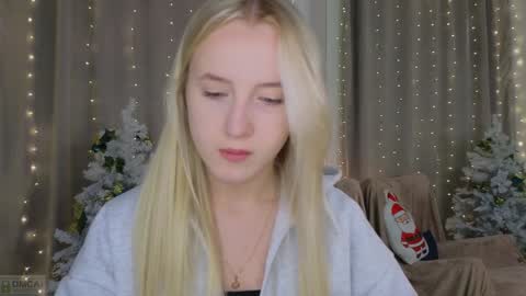 Snapshot of adele_armas chatting on January 4, 6:40 pm Adele online show from January 4, 6:40 pm