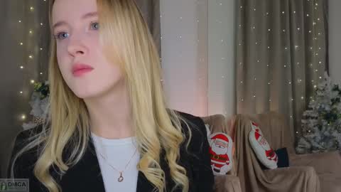 Snapshot of adele_armas chatting on December 21, 6:33 pm Adele online show from December 21, 6:33 pm
