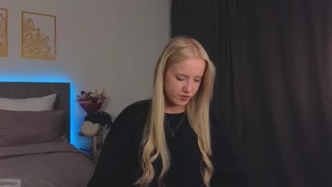 Snapshot of adele_armas chatting on October 9, 10:25 pm Adele online show from October 9, 10:25 pm