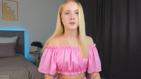 Snapshot of adele_armas chatting on September 17, 9:57 pm Adele online show from September 17, 9:57 pm