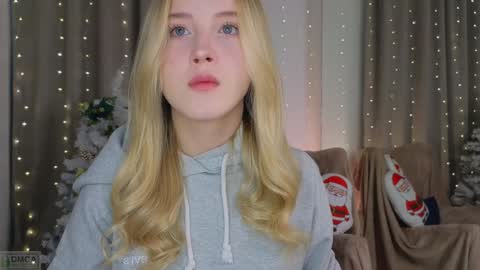 Snapshot of adele_armas chatting on December 19, 6:12 pm Adele online show from December 19, 6:12 pm