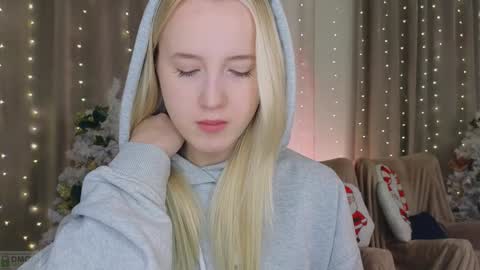 Snapshot of adele_armas chatting on December 27, 6:20 pm Adele online show from December 27, 6:20 pm