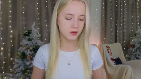 Snapshot of adele_armas chatting on December 28, 6:40 pm Adele online show from December 28, 6:40 pm
