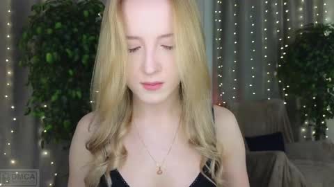 Snapshot of adele_armas chatting on February 16, 6:43 pm Adele online show from February 16, 6:43 pm