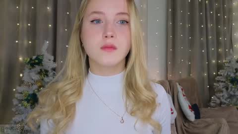 Snapshot of adele_armas chatting on December 15, 6:48 pm Adele online show from December 15, 6:48 pm