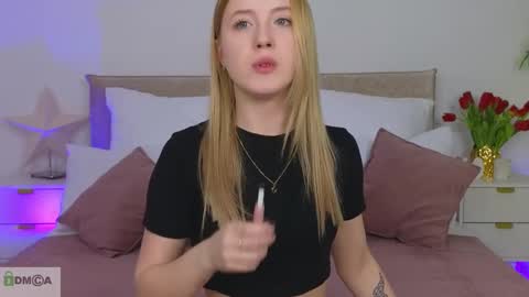 Snapshot of adele_armas chatting on March 9, 6:32 pm Adele online show from March 9, 6:32 pm