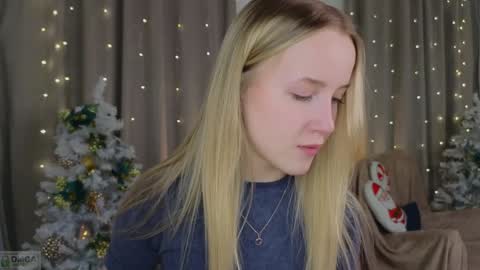 Snapshot of adele_armas chatting on December 20, 6:02 pm Adele online show from December 20, 6:02 pm