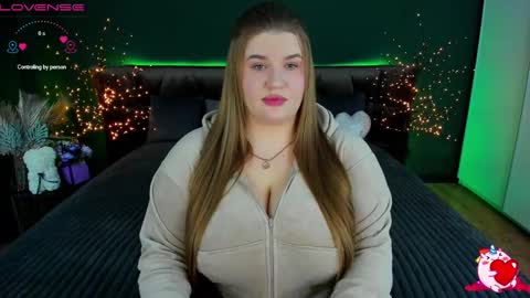 Snapshot of adele_sugar chatting on February 20, 9:09 pm Your Adele online show from February 20, 9:09 pm