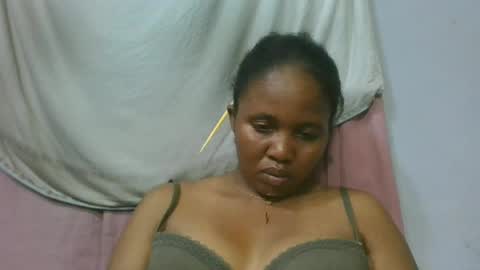 adelealy online show from April 20, 6:22 pm