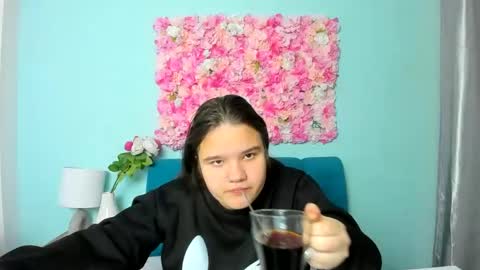 Snapshot of adelecruzz chatting on February 24, 12:57 pm adelecruzz online show from February 24, 12:57 pm