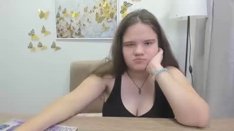 Snapshot of adelecruzz chatting on March 8, 1:34 pm adelecruzz online show from March 8, 1:34 pm