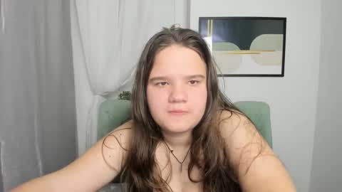 Snapshot of adelecruzz chatting on March 6, 1:14 pm adelecruzz online show from March 6, 1:14 pm