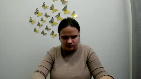 Snapshot of adelecruzz chatting on February 1, 1:09 pm adelecruzz online show from February 1, 1:09 pm