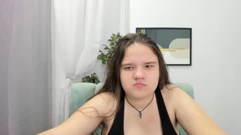 Snapshot of adelecruzz chatting on March 4, 1:17 pm adelecruzz online show from March 4, 1:17 pm