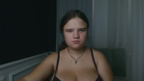 Snapshot of adelecruzz chatting on September 13, 12:24 pm adelecruzz online show from September 13, 12:24 pm
