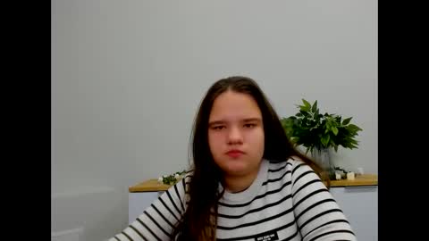 Snapshot of adelecruzz chatting on February 4, 8:13 am adelecruzz online show from February 4, 8:13 am
