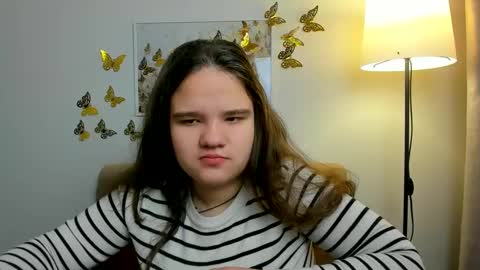 Snapshot of adelecruzz chatting on February 16, 8:10 am adelecruzz online show from February 16, 8:10 am