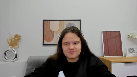 Snapshot of adelecruzz chatting on March 3, 1:15 pm adelecruzz online show from March 3, 1:15 pm