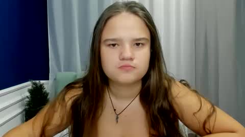Snapshot of adelecruzz chatting on October 9, 12:09 pm adelecruzz online show from October 9, 12:09 pm