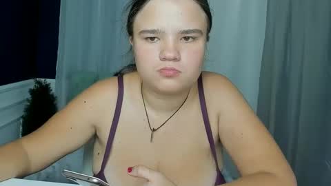 Snapshot of adelecruzz chatting on September 24, 12:04 pm adelecruzz online show from September 24, 12:04 pm