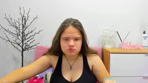 Snapshot of adelecruzz chatting on February 10, 1:22 pm adelecruzz online show from February 10, 1:22 pm