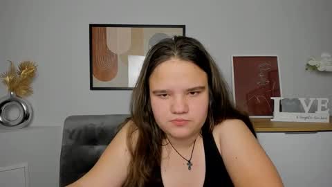 Snapshot of adelecruzz chatting on February 27, 5:37 pm adelecruzz online show from February 27, 5:37 pm