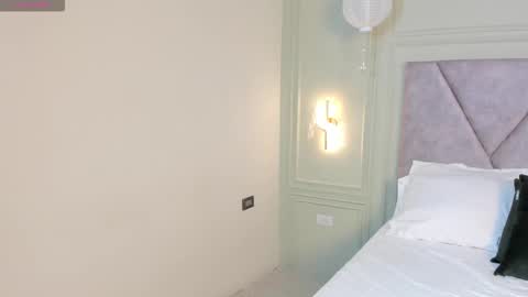 Adeele Brooke online show from January 13, 8:02 pm