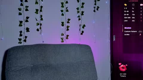 adelinaconte1 online show from April 25, 6:05 pm