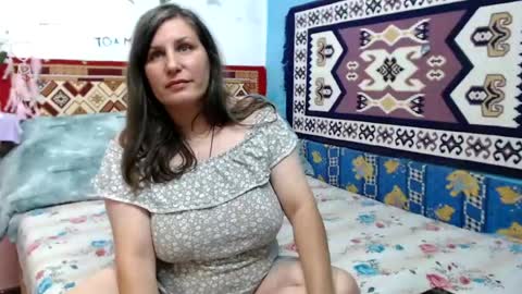 adelinemilf online show from July 27, 1:41 pm