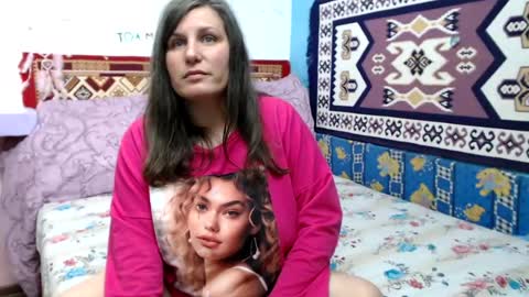 adelinemilf online show from July 26, 11:18 am