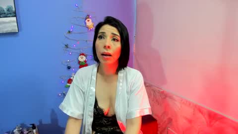 Snapshot of adellelennox_cg chatting on December 6, 11:22 am Adelle online show from December 6, 11:22 am