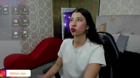 adisson_tay online show from November 9, 8:05 pm