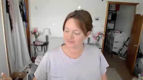 adorable22 online show from April 14, 1:11 pm