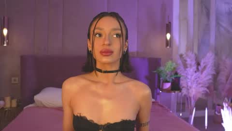 adoracortes online show from April 22, 5:26 am